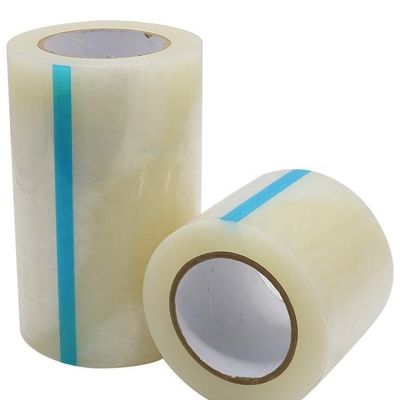 Goede prijs. 50 micron PE beschermfolie met hoge kleefkracht en 400g/25mm lijm voor tapijtbescherming 60cm*100m online